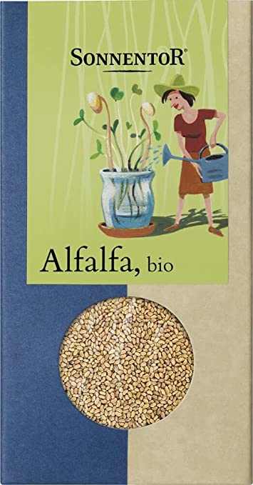 Bio Alfalfa-Samen von Sonnentor in einer transparenten Schüssel, ideal zum Kochen und für frische Salate.