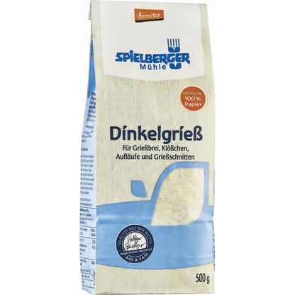 Frontalansicht einer ungeöffneten Spielberger Dinkelgrieß 500g Packung, freigestellt vor weißem Hintergrund.