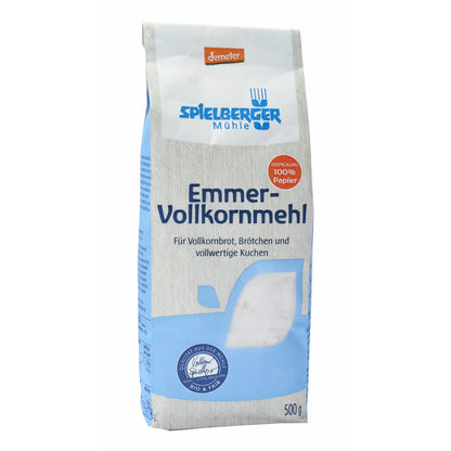 Eine einzelne Packung spielberger demeter Emmer-Vollkornmehl 500g vor weißem Hintergrund, das Etikett ist gut lesbar.