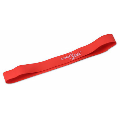 Rutschfestes Dittmann® Gummiband in mittlerer Stärke, geeignet für Fitness-Training, liegt auf weißem Hintergrund