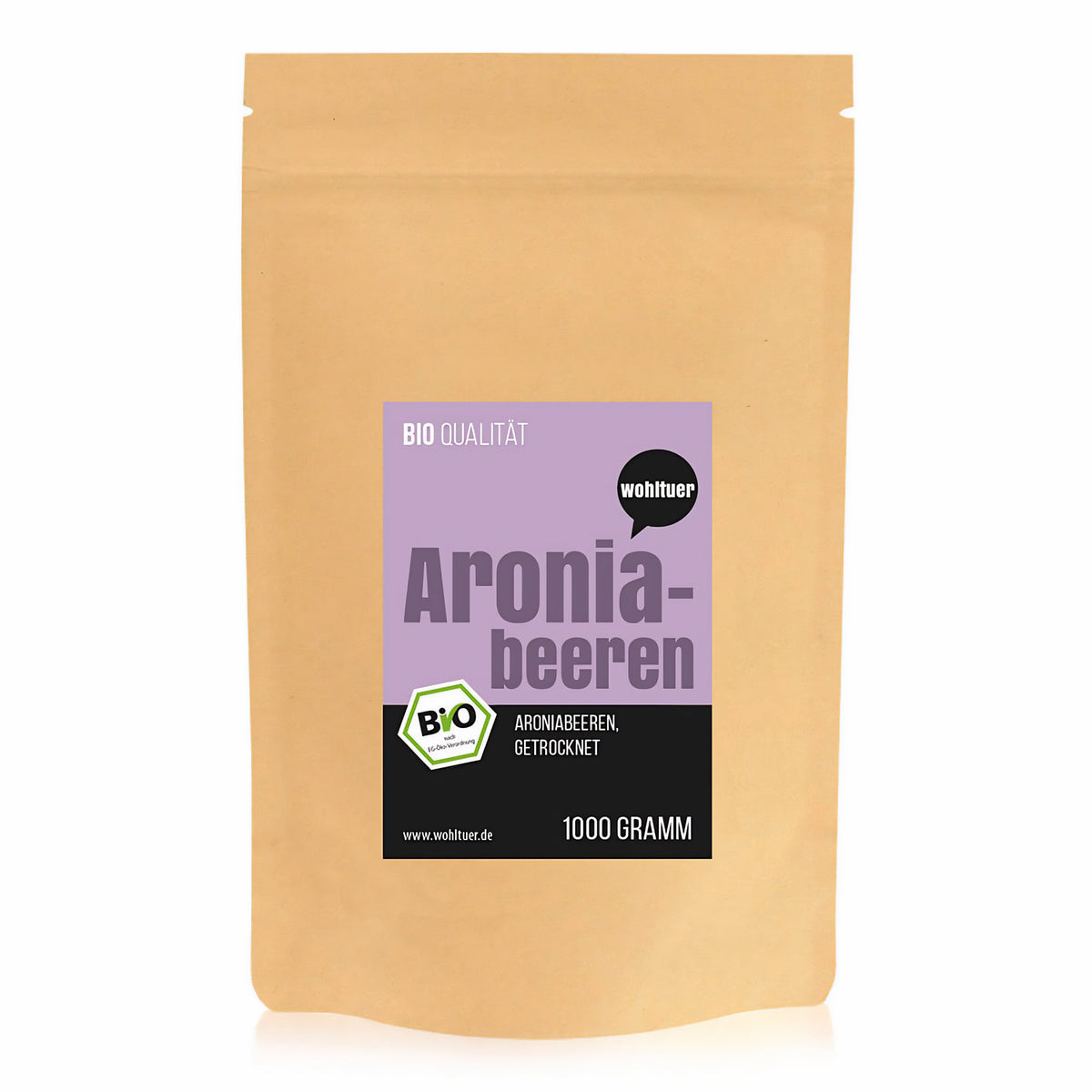 Beutel wohltuer Aroniabeeren getrocknet, frontal freigestellt ohne weitere Dekoration.