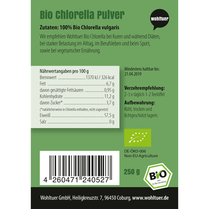 Rückseite der wohltuer Chlorella Algenpulver Verpackung mit Zutatenliste, Nährwerttabelle, Verzehrempfehlung, Barcode und Bio-Siegel.