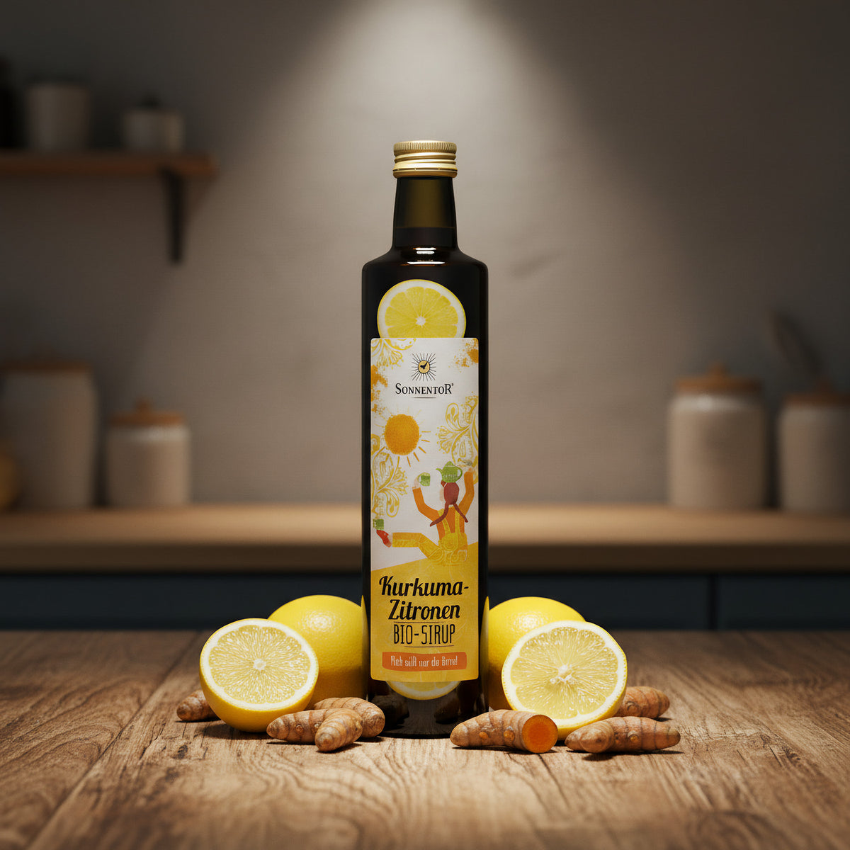Full-body shot of the Kurkuma-Zitronen Sirup bottle on rustic wood, surrounded by lemons and turmeric roots, highlighting freshness and natural ingredients.
