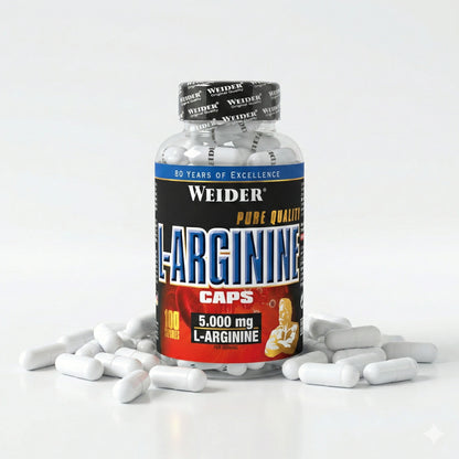 Weider L-Arginin Caps Dose mit weißen Kapseln, einige Kapseln liegen verstreut auf einer weißen Oberfläche vor der Dose.