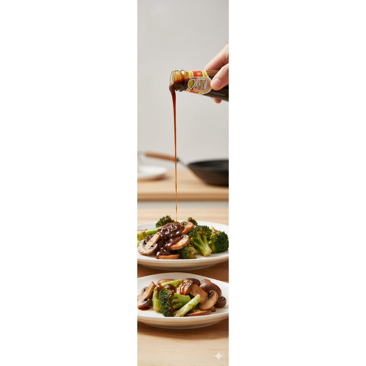 Maekrua Austernsauce in einer 150ml Flasche, ideal zum Kochen, mit dunkler, aromatischer Sauce sichtbar in der Flasche