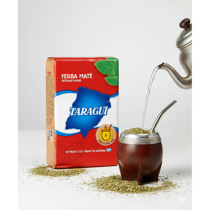 Taragui Mate-Tee aus Argentinien, Yerba Mate, in einer Packung, für 1 kg, mit typischer Verpackung und Tee-Design.