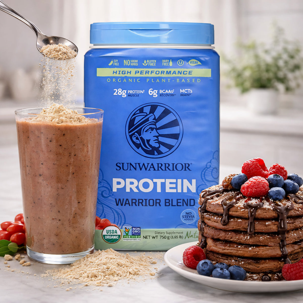 Verschiedene Sorten Sunwarrior Warrior Blend Proteinpulver für Muskelaufbau, 750g und mehr, in bunten Verpackungen.