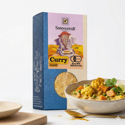 Bio Curry süß von Sonnentor in 6 Packungen, ideales Gewürz für die Kochküche, zeigt die Gewürzmischung in einer Packung