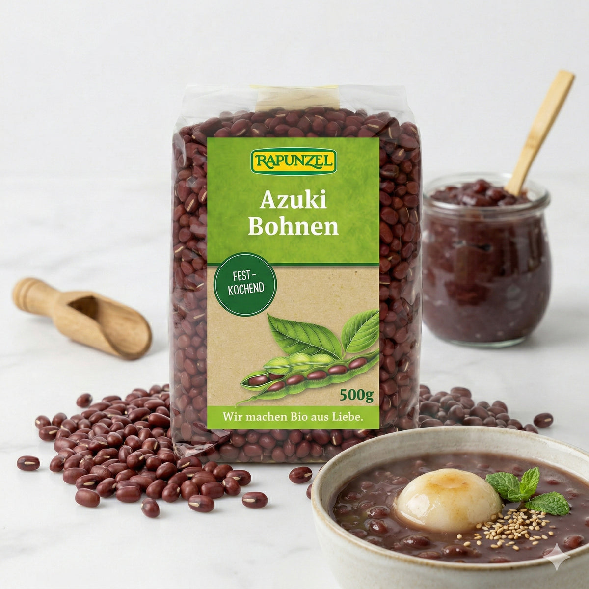 Bio Azukibohnen von Rapunzel in einer Schüssel, ideal zum Kochen, mit frischem, natürlichen Aussehen und hellbrauner Farbe.