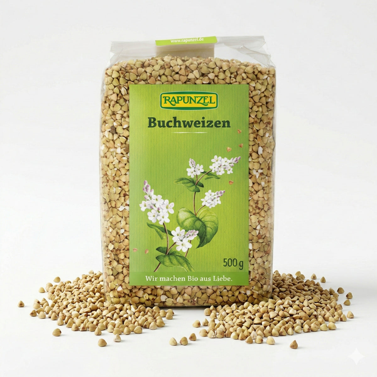 Doppelbild: Bio Buchweizen von Rapunzel in 500g-Packung, ideal zum Kochen, mit braunen Buchweizenkörnern.