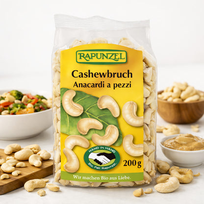 Bio Cashewbruch von Rapunzel in einer Schüssel, ideal zum Kochen, 200g packung, rohes und gesunden Nussbruch.