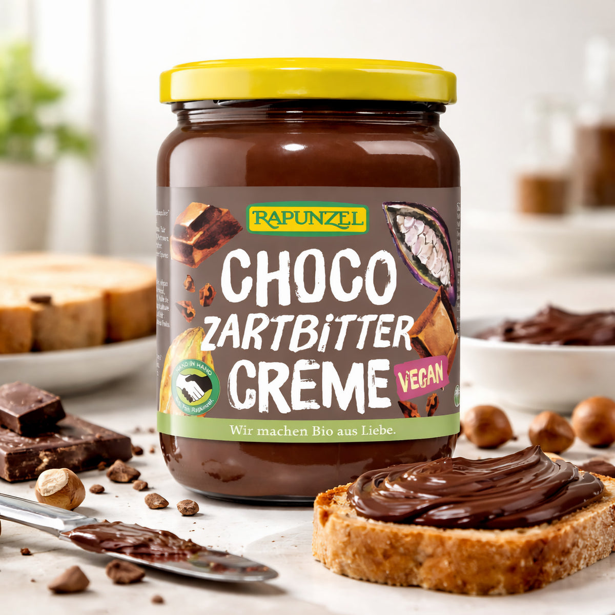 Rapunzel Bio Choco Creme Zartbitter Schokoaufstrich in 500g Packung, cremig und schokoladig für das Kochen.