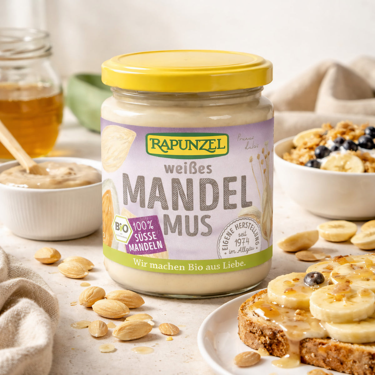 Weißes Bio-Mandelmus von Rapunzel zum Kochen, in 500g Packung, cremige Konsistenz und hochwertige Bio-Qualität.