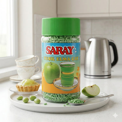 Saray Instant-Tee mit grünem Apfelgeschmack, Frühstückstee in einer 200g Packung, in einer Tasse serviert