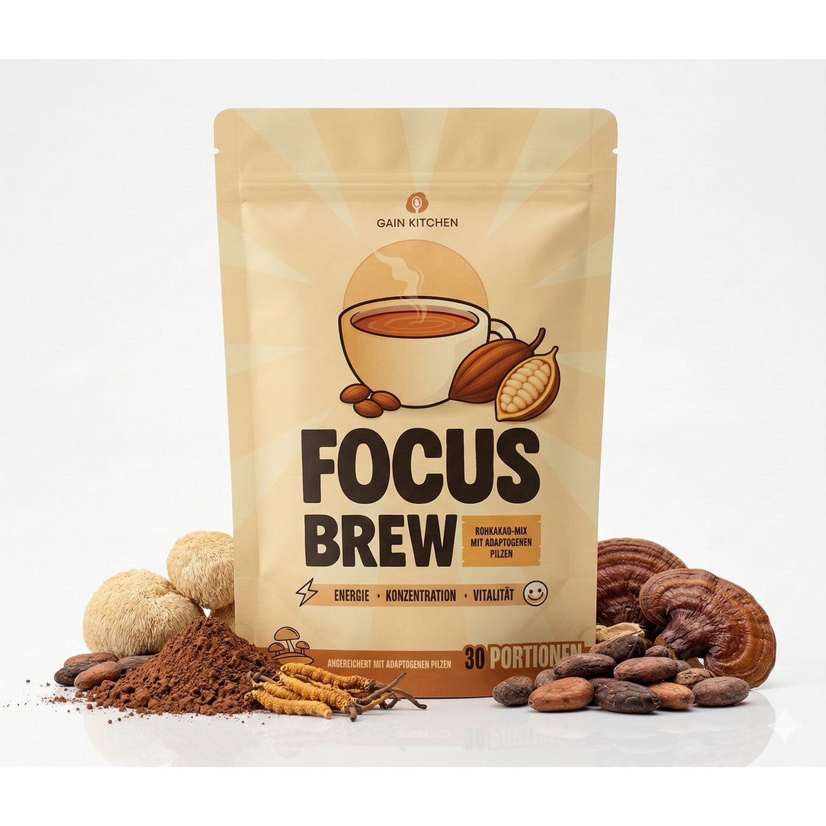 Focus Brew Kaffee-Alternative von Gain Kitchen, 210g, im Standbeutel, umgeben von Kakaopulver, Kakaobohnen und Pilzen, auf weißem Hintergrund.