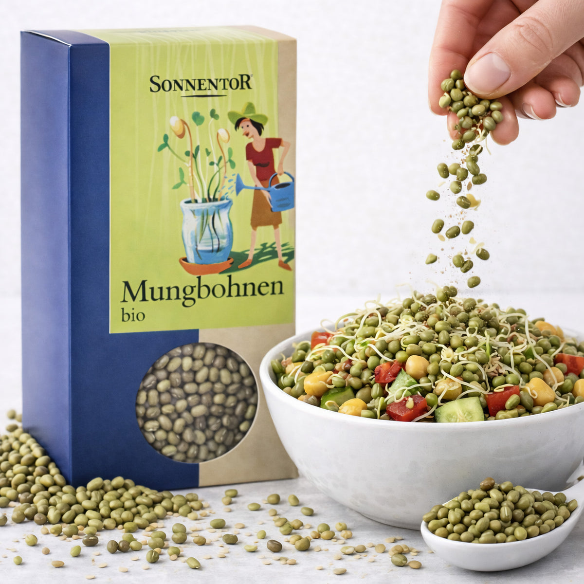 Bio Mungbohnen von Sonnentor, gekochte Mungbohnen in einer Schüssel, ideal für gesunde Gerichte, 120g Verpackung.