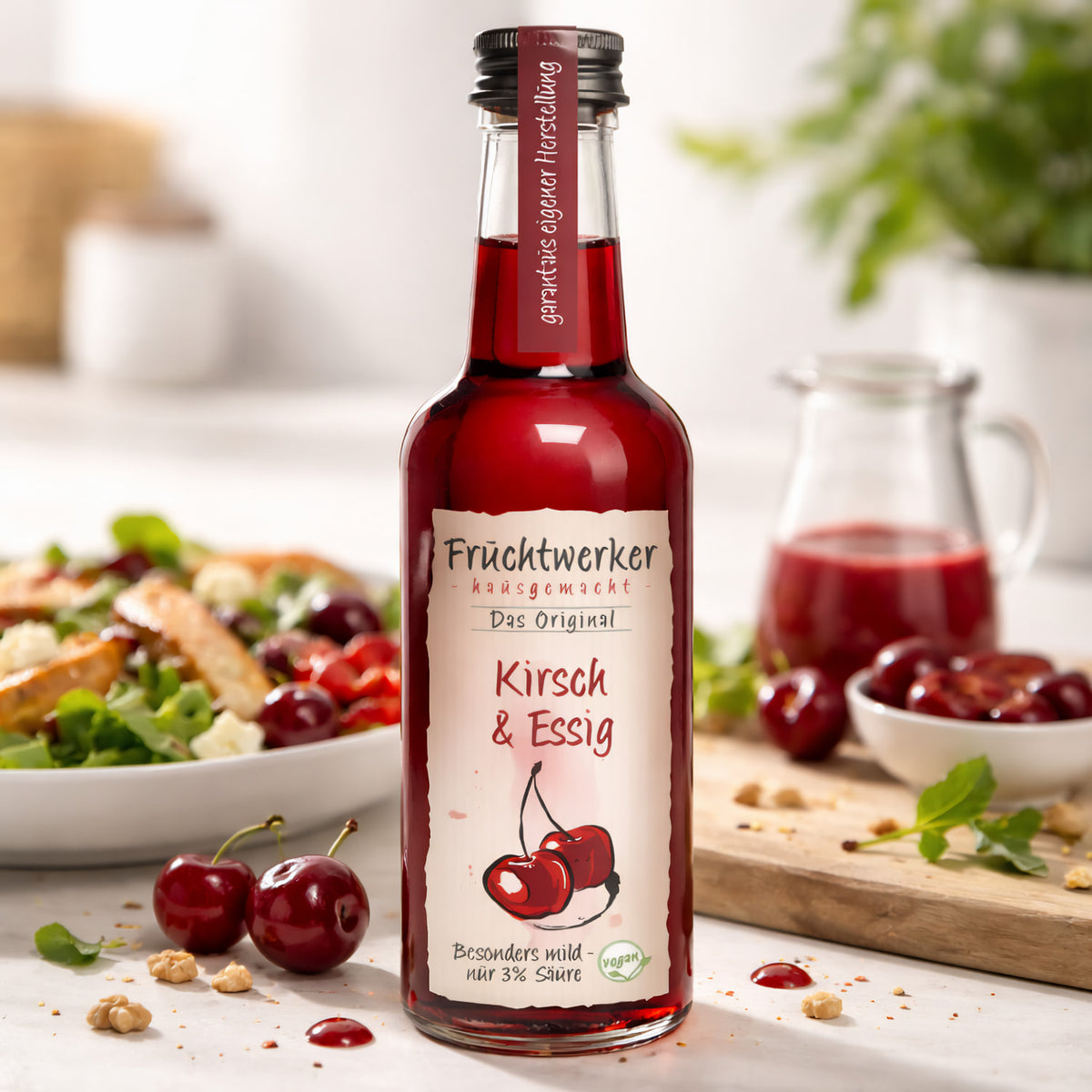 Fruchtwerker Kirsch- und Essig-Produktflasche, 250ml, mit Fruchtwerker Branding, zeigt die Flasche auf weißem Hintergrund