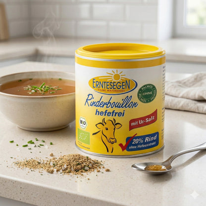Erntesegen Bio Rinderbouillon, hefefrei, in einer weißen Packung, ideal zum Kochen, sichtbar auf einem Küchenhintergrund
