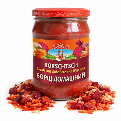 Dovgan Borschtsch Suppe mit Rote Bete und Weißkohl in einer Schüssel, frisch zubereitet, typisch russische Kochsuppe