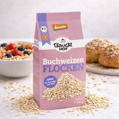 Bauckhof Bio Buchweizenflocken, glutenfrei und Demeter-zertifiziert, in einer Packung ab 250g für gesunde Küche.