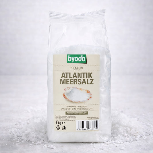 Feines Atlantik-Meersalz von Byodo in einem 1000g Beutel, ideal zum Kochen und Würzen in der Küche.