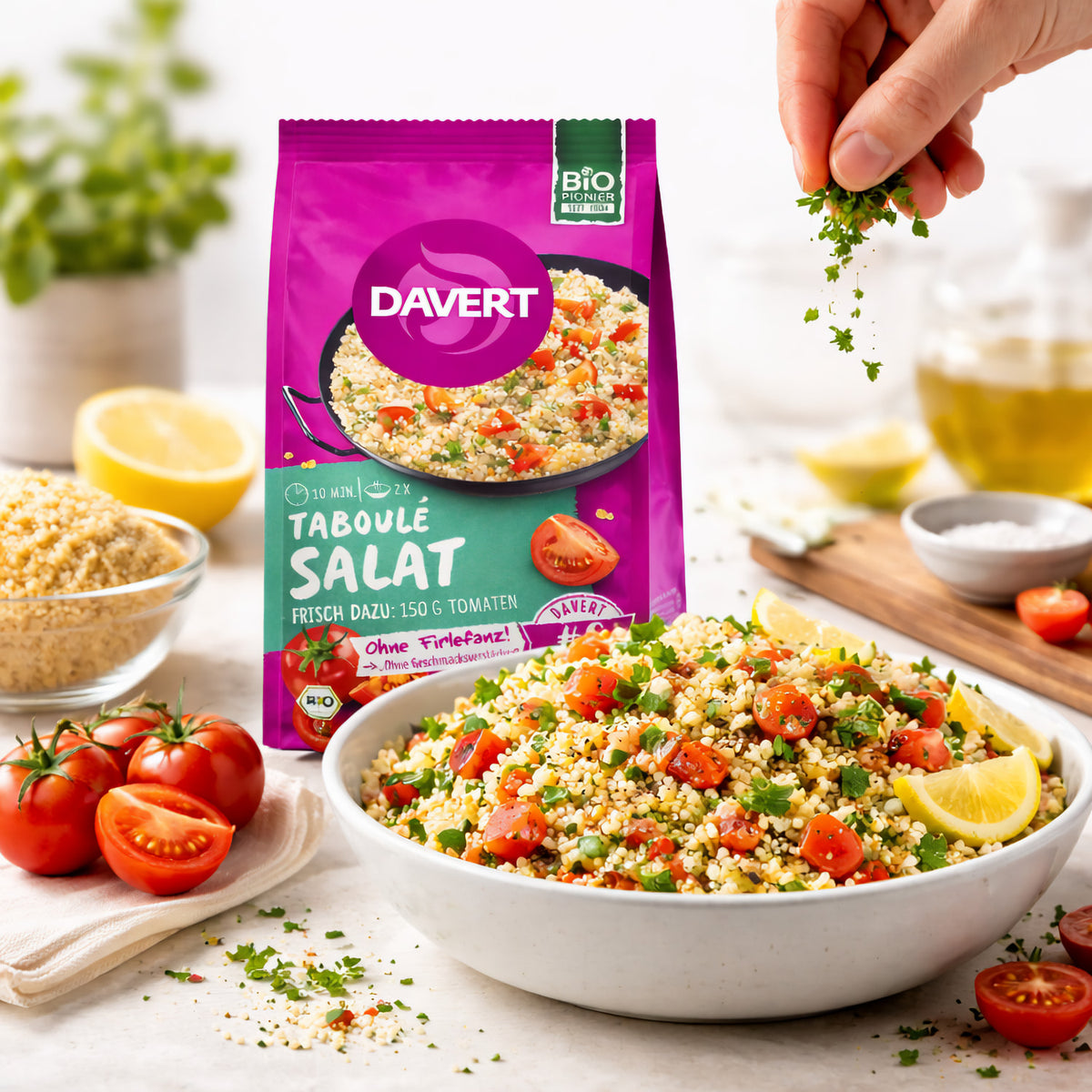 Bio Taboulé Salat von Davert in einer Schüssel, frischer, grüner und bunter Gemüseanteil, perfekt für gesunde Mahlzeiten.