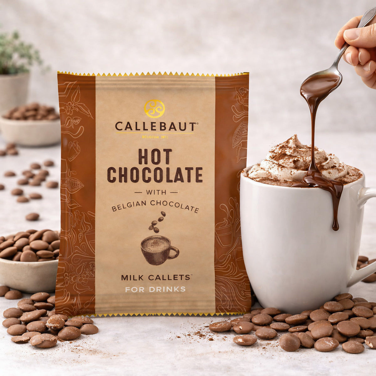 Callebaut Hot Chocolate Vollmilch Callets, Backen, 25 x 35g, cremige Milchschokoladen-Tropfen für Kuchen und Gebäck
