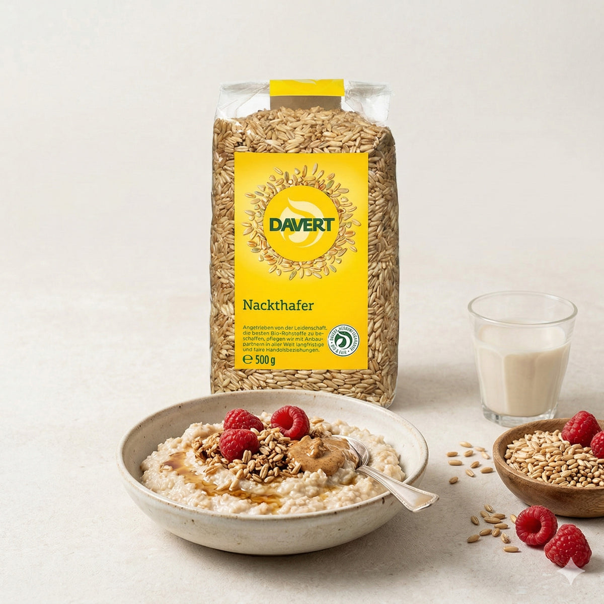 Bio Nackthafer von Davert in 500g Packung, für gesunde Kochrezepte, sichtbar in der Verpackung.