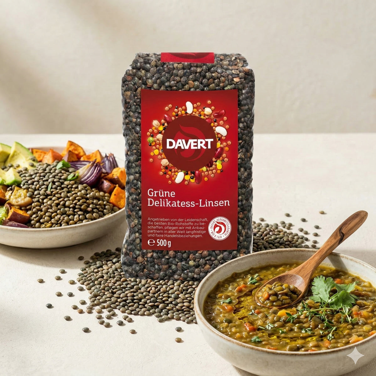 Bio grüne Delikatess-Linsen von Davert in einer Schüssel, ideal zum Kochen, mit frischer grüner Farbe und glatter Oberfläche