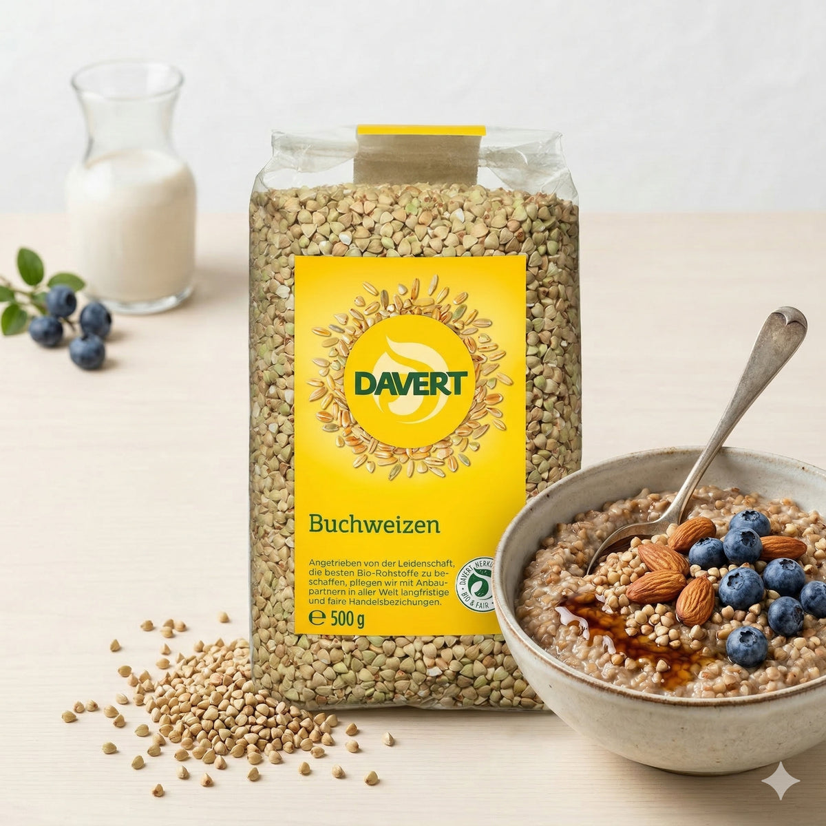 Bio Buchweizen von Davert in 1kg-Packung, zum Kochen geeignet, zeigt die ungekochten, getrockneten Buchweizenkörner.