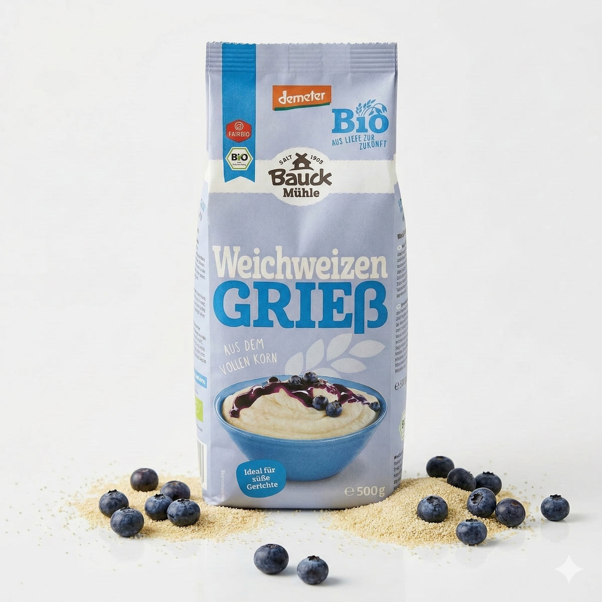 Bio Weizenvollgrieß von Bauckhof, für das Kochen geeignet, in einer 500g Packung, zeigt die Verpackung mit Weizenvollkorn.