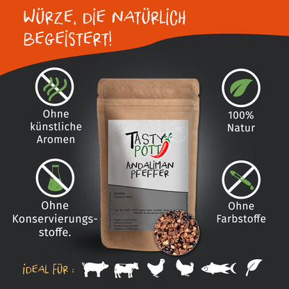 Tasty Pott Andaliman Pfeffer ganz in brauner Tüte, umgeben von Symbolen für natürliche Zutaten und Verzicht auf Zusatzstoffe, auf dunklem Hintergrund.