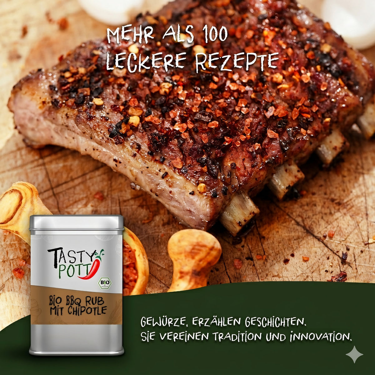 Gegrillte Rippchen mit Tasty Pott Bio BBQ Rub mit Chipotle bestreut, im Vordergrund die 100g Dose und Holzlöffel mit Gewürz auf Holzbrett.