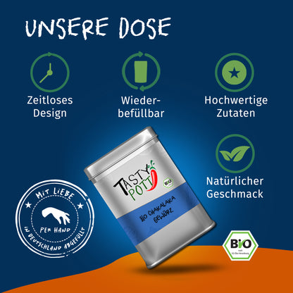 Tasty Pott Bio Chakalaka Gewürzmischung in silberner 100g Dose, schräg liegend vor blauem Hintergrund mit Icons zu Design und Qualität.