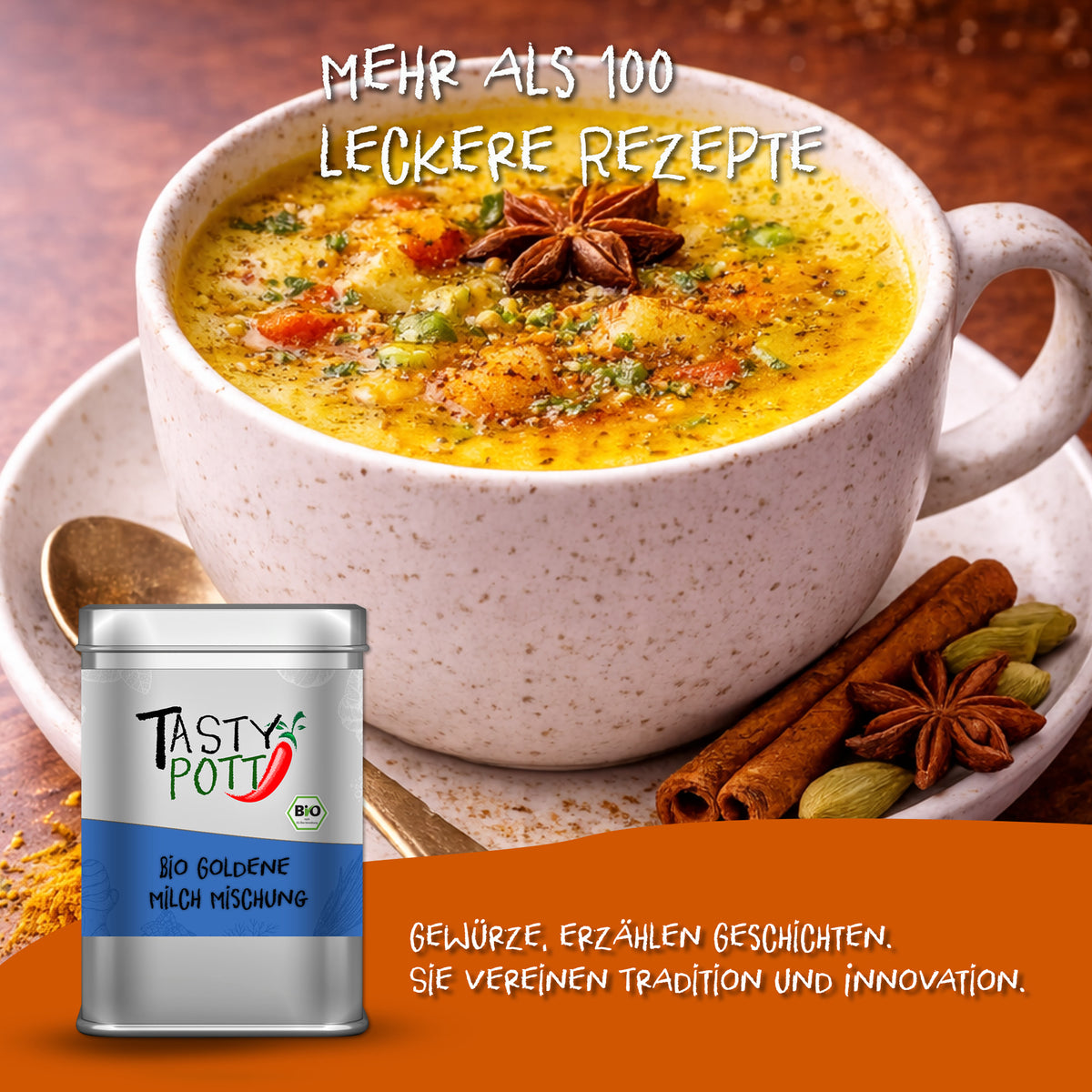 Tasse mit goldener Milch Getränk, dekoriert mit Gewürzen, im Vordergrund eine Tasty Pott Bio Goldene Milch Mischung Dose auf orangefarbenem Streifen.