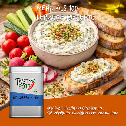 Schale mit Quark-Dip, bestreut mit Tasty Pott Gewürzmischung, daneben frisches Gemüse, Brotscheiben und die Dose Quarkgewürz im Vordergrund.