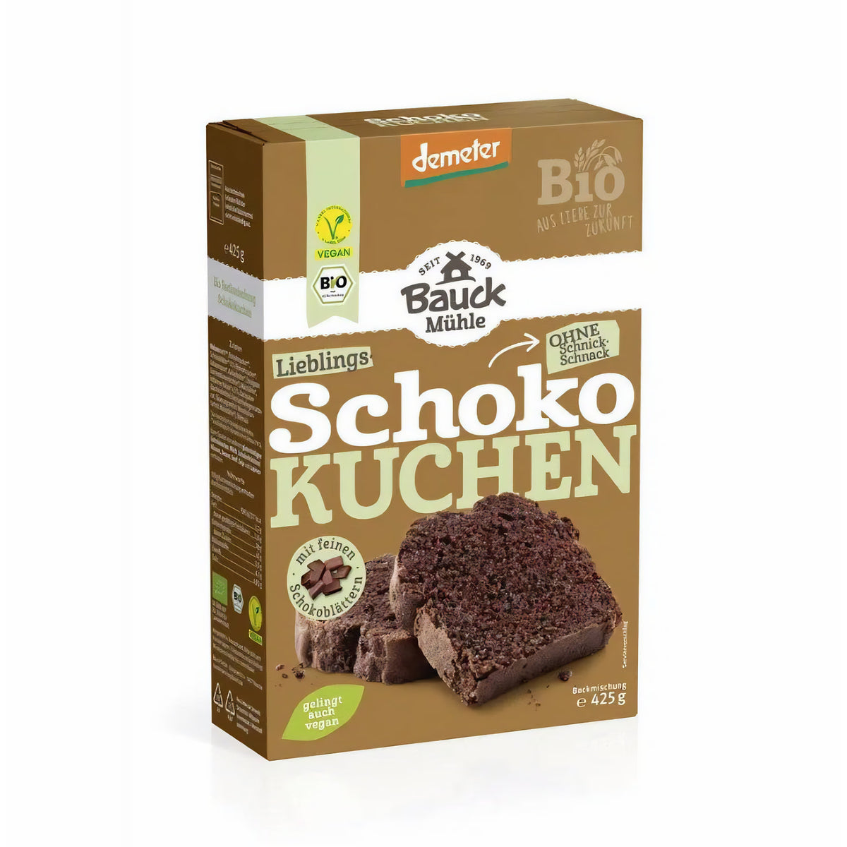 Packung bauckhof schokokuchen backmischung 6x425g mit angeschnittenem Schokokuchen und Schokostückchen auf der Vorderseite, seitliche Ansicht.