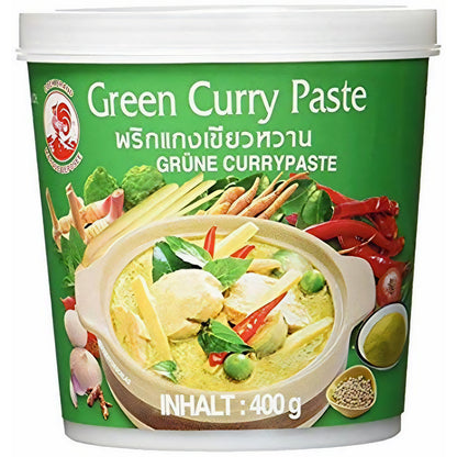 Grüne Dose Cock Brand Green Curry Paste 400g, Vorderseite mit Bild eines grünen Currys und typischen Zutaten, asiatisches Lebensmittel für Currygerichte.