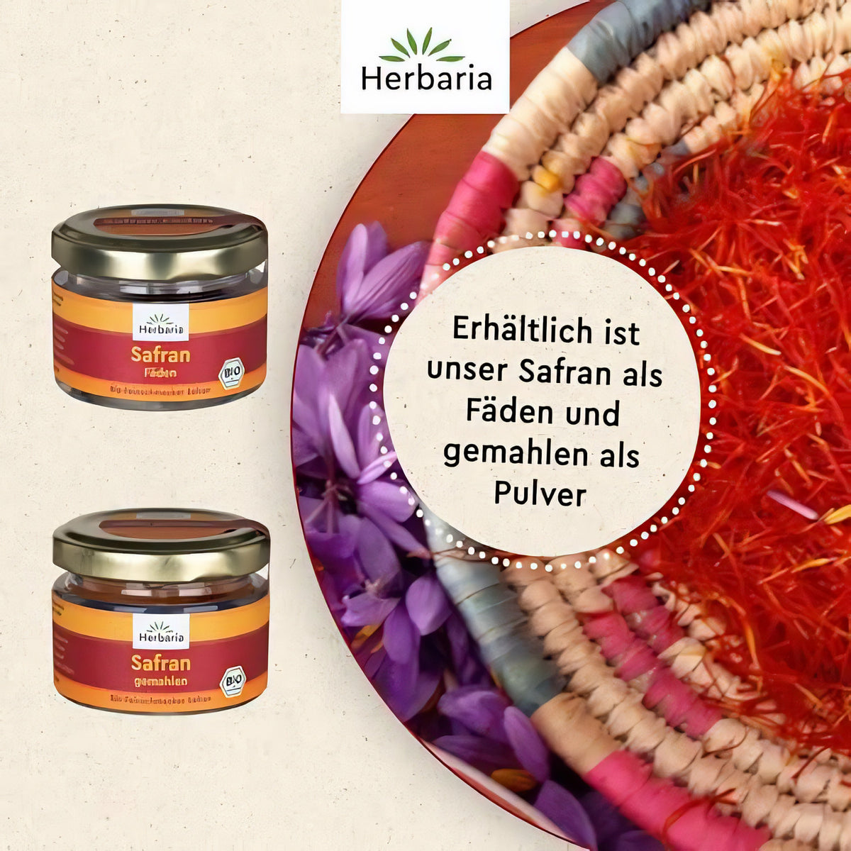 Zwei Gläser Herbaria Safran-Gewürz, einmal als Fäden und einmal gemahlen, neben einem Korb mit Safranfäden und violetten Blüten.