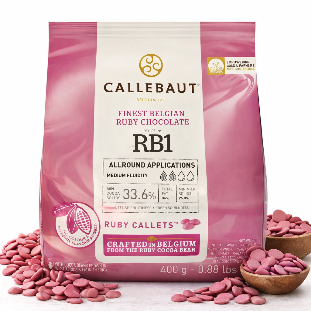 Callebaut Ruby Kuvertüre Callets RB1, 43,6% Kakao, zum Backen, in einer Schüssel für Backzutaten, braune Schokoladenkuvertüre