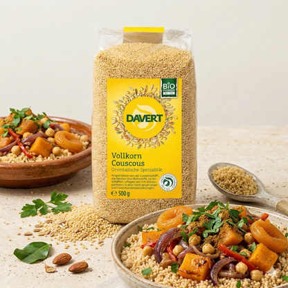 Vollkorn-Couscous von Davert in einer Schüssel zum Kochen, natürliche Bio-Qualität, ideal für gesunde Mahlzeiten