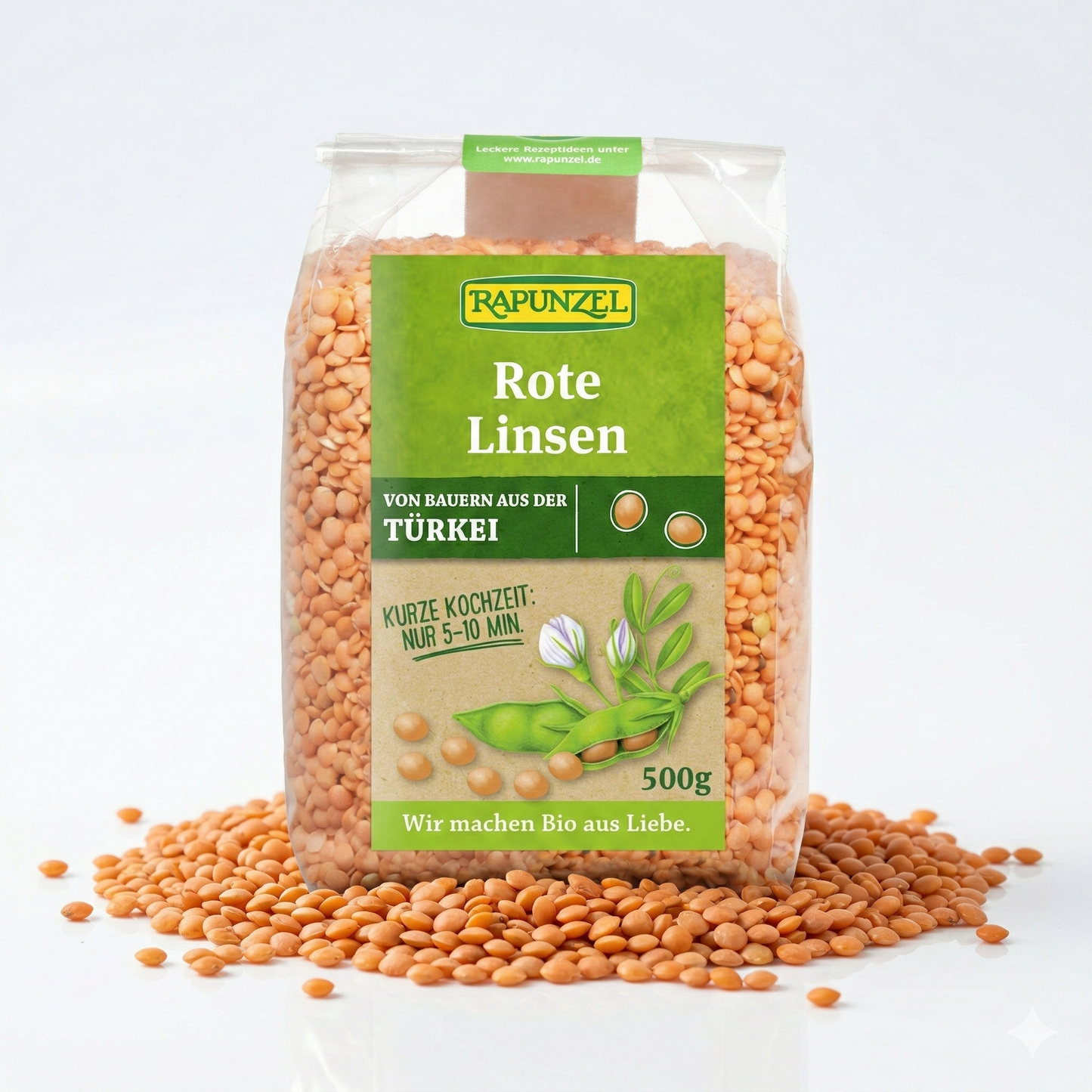 Rote Bio Linsen von Rapunzel, für Kochen geeignet, in einer Schüssel auf einem Holztablett, 500g Packung