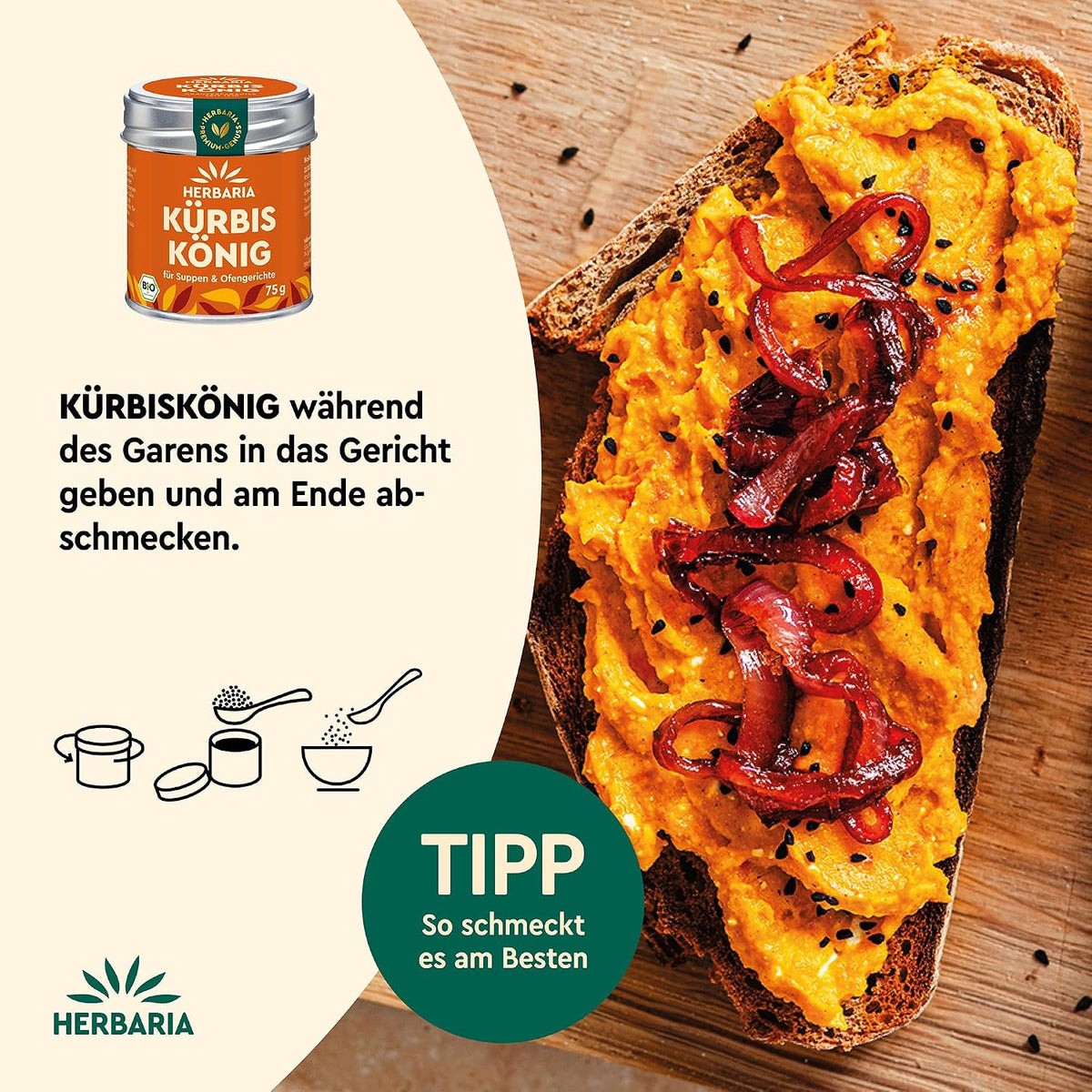 Brot mit Kürbisaufstrich und Zwiebeln, daneben Herbaria Kürbiskönig Dose und Anwendungshinweis für das Gewürz.