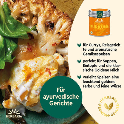 Gericht mit gebratenem Blumenkohl und Gewürzen, daneben Hinweise zur Verwendung von Herbaria Kurkuma für ayurvedische Speisen.