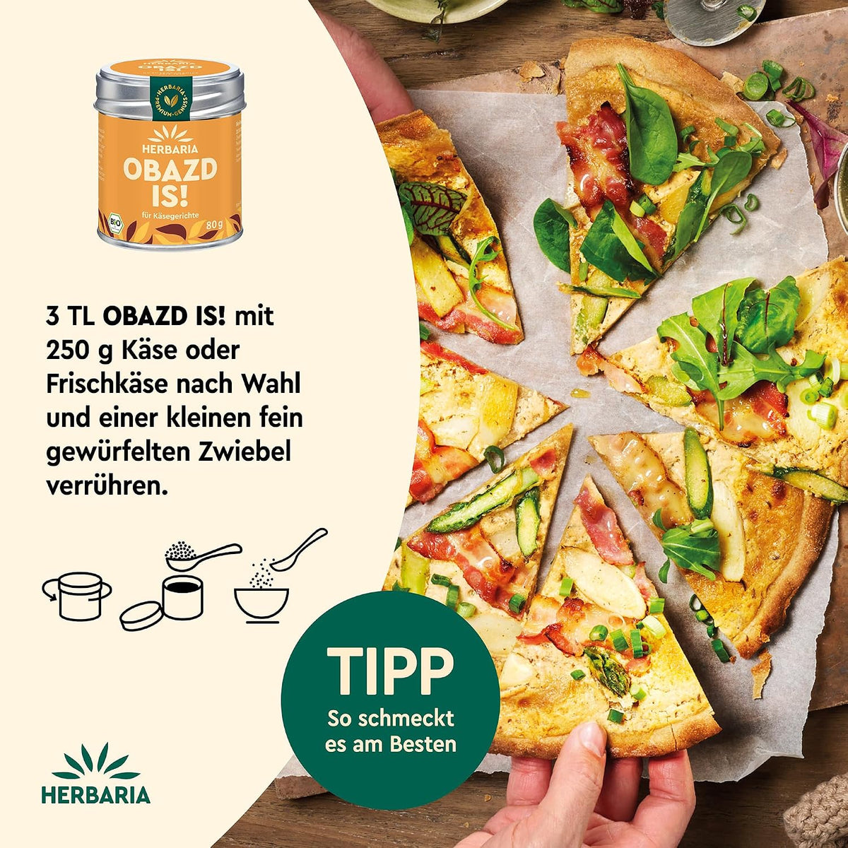 Flammkuchen mit Gemüse und Käse, daneben Herbaria Obazd is! Dose und Zubereitungstipp für die Gewürzmischung.